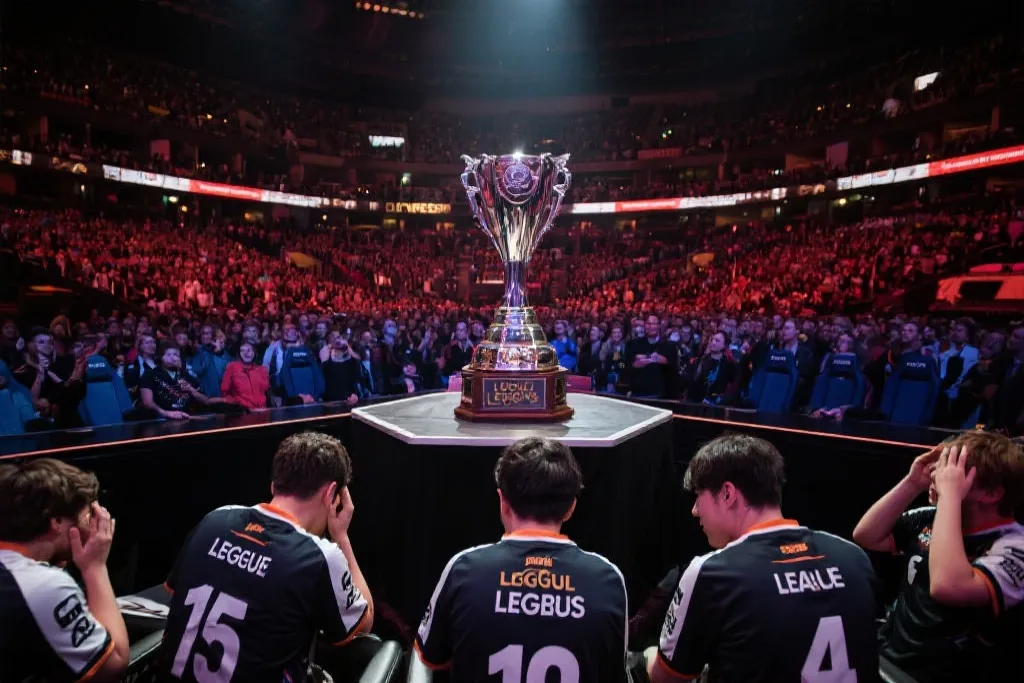 黑马之姿，冠军之光：DRX的全球总决赛传奇